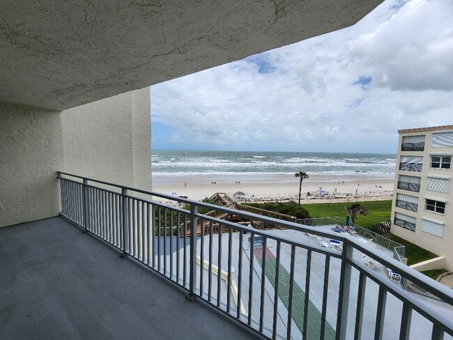 Building Photo - Beautiful 2 Bedroom Seascape Towers Oceanf...