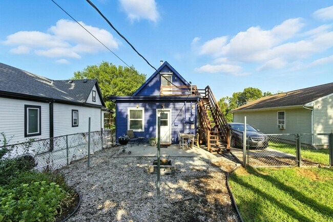 Building Photo - 3516 Flora Ave