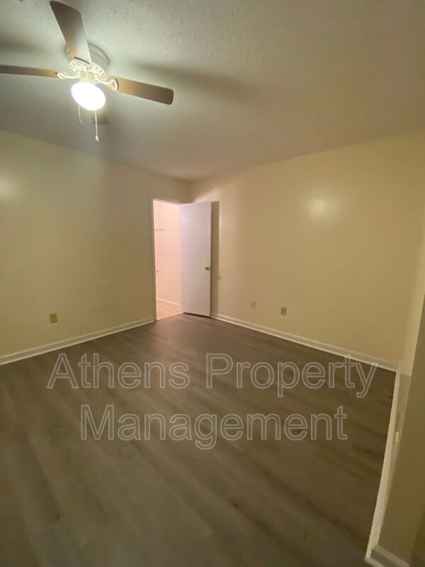 Building Photo - 185 Shoemaker Ct