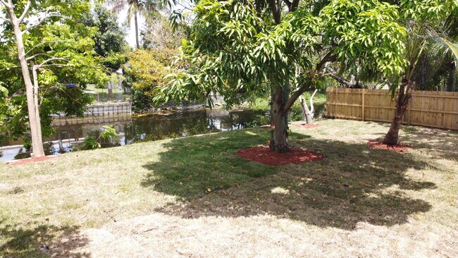 Building Photo - 3541 NW 37th Ave