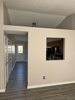 Building Photo - 10846 Tanbark Dr