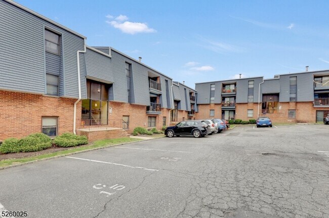 Building Photo - 700 Schuyler Ave