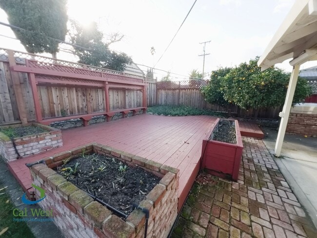 Building Photo - $4,795 - Beautiful 4 beds/2 Baths Home near Los Gatos Border