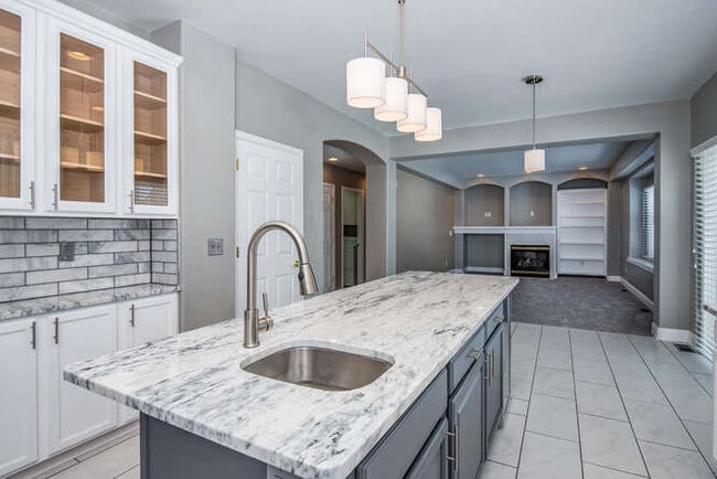 Building Photo - 1321 S Lansing Ct