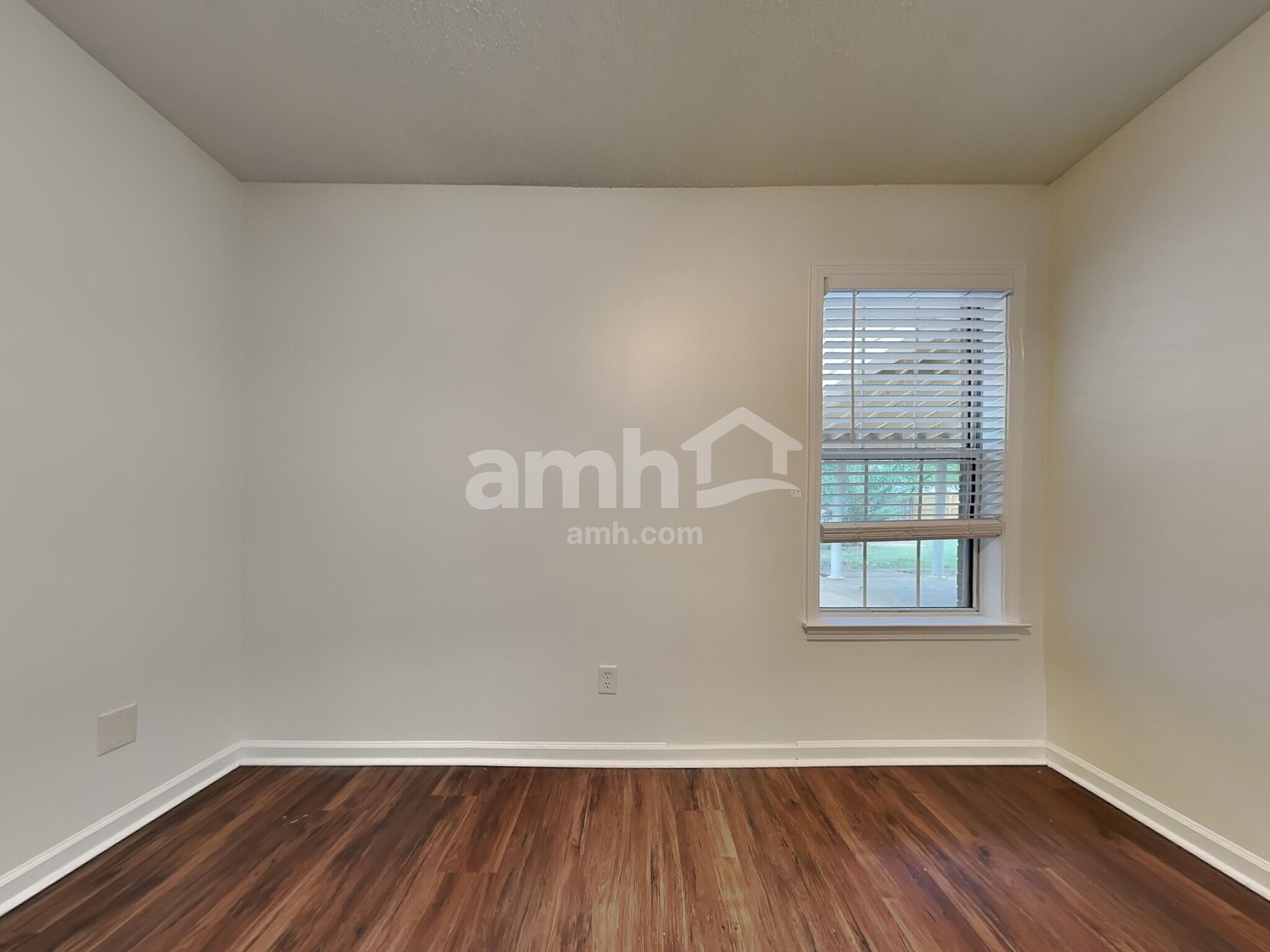 Building Photo - 3433 Sundial Dr