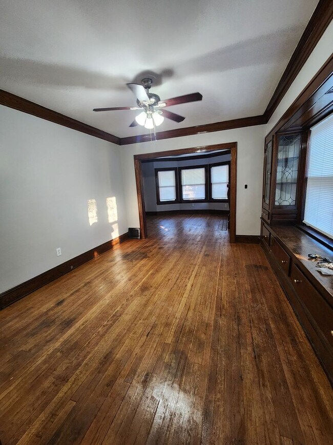 Building Photo - Kendall2550