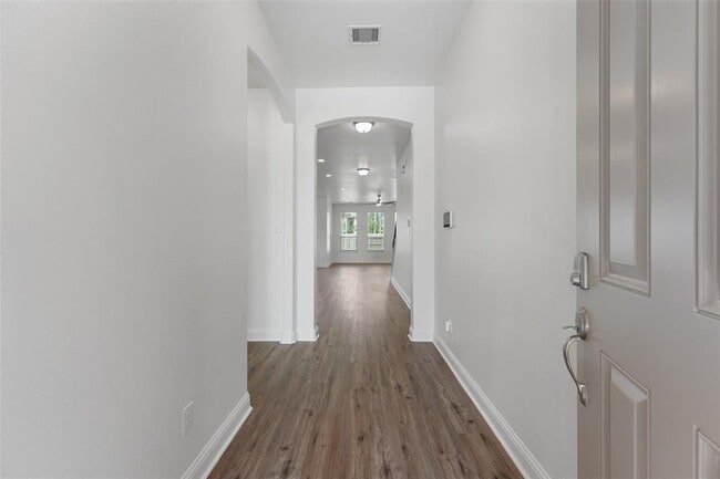 Building Photo - 10091 Black Maple Dr