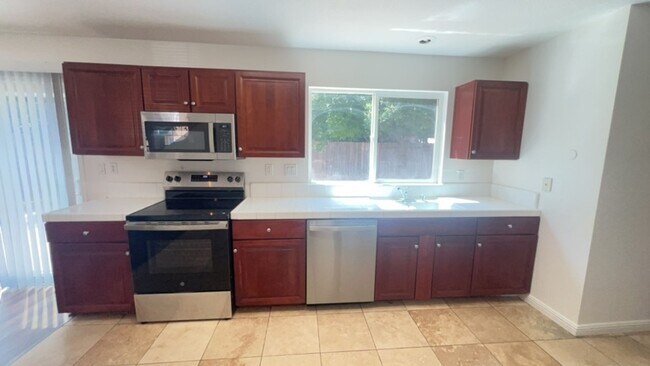 Building Photo - 3749 Compass Pointe Ave