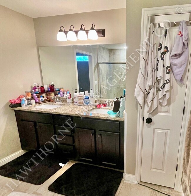 Building Photo - Beautiful 3 Bedroom Home in Southern Columbia