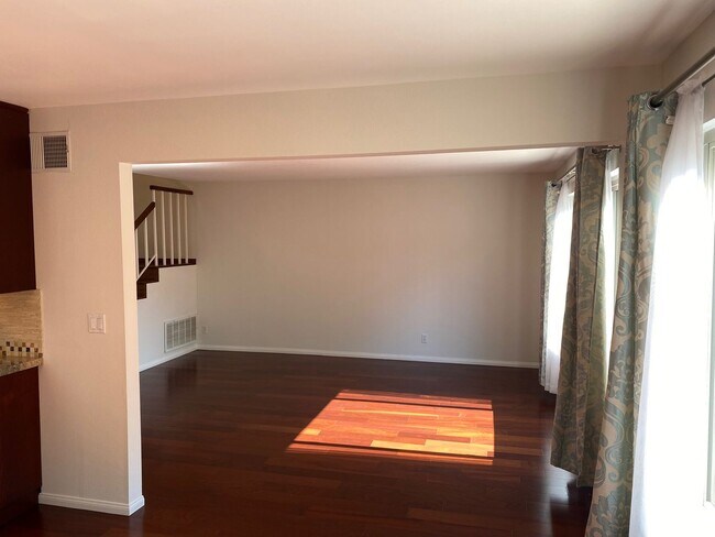 Building Photo - 5648 Slicers Cir