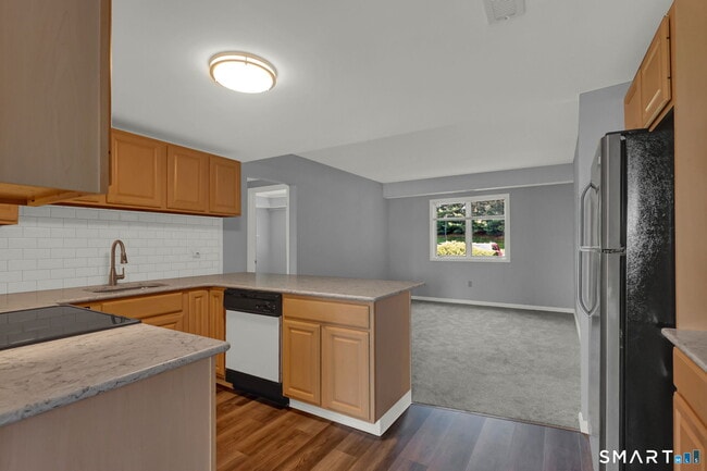 Building Photo - 1128 Windward Rd