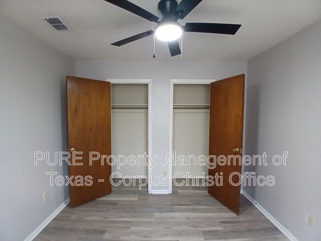 Building Photo - 5001 Middlecoff Cir