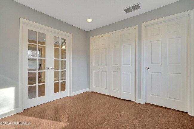 Building Photo - 22 Brookside Ct