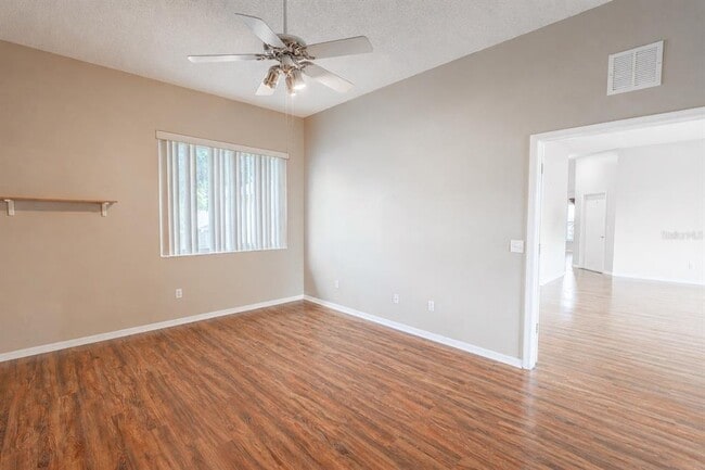 Building Photo - 10435 Crestfield Dr