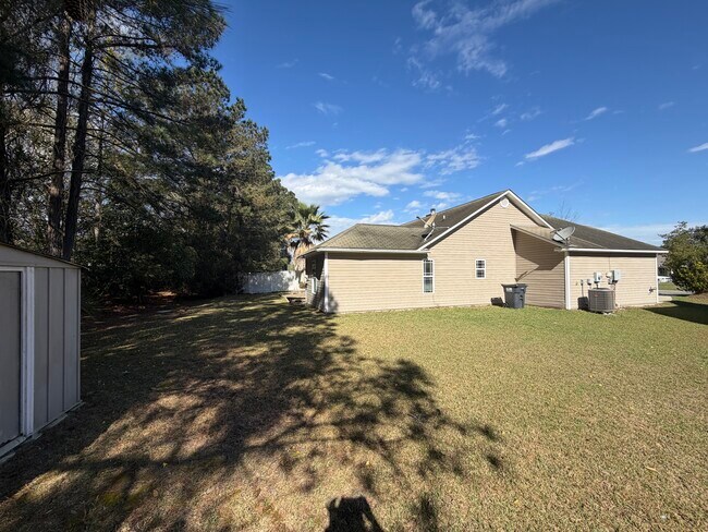 Building Photo - The Willows