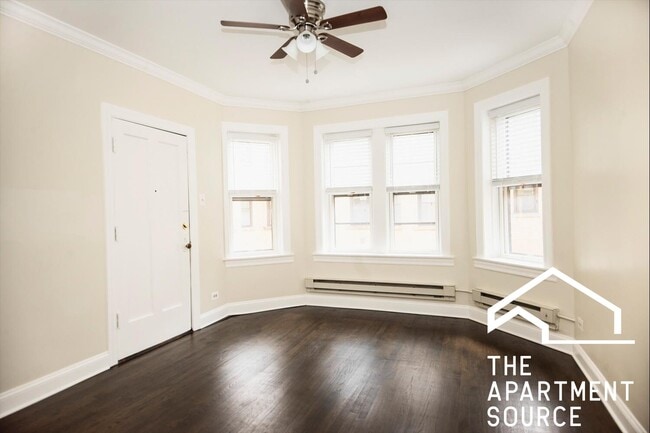 Building Photo - 3821 N Greenview Ave