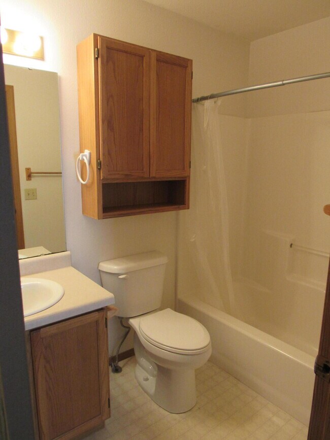 Building Photo - 469 Haymes Ct