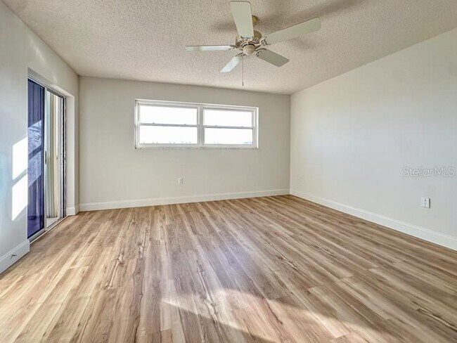 Building Photo - 3640 Ironwood Cir
