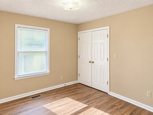 Building Photo - 3813 Mayfair Ln