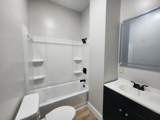 Building Photo - Move Into Comfort! Newly Remodeled 4-Bedro...