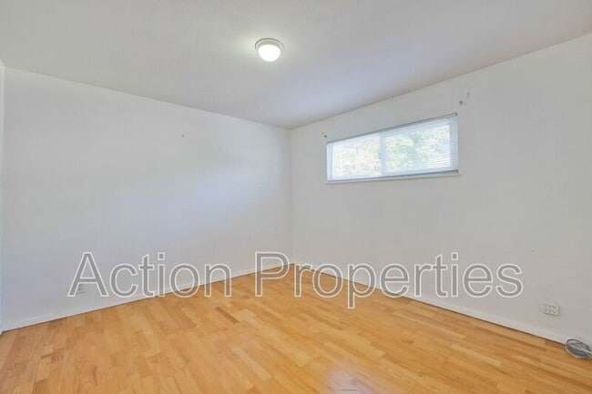 Building Photo - 2709 Alma St