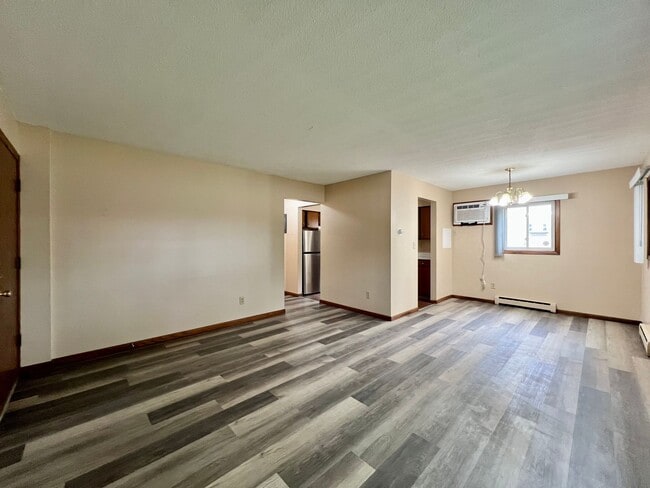 Building Photo - Chester Estates