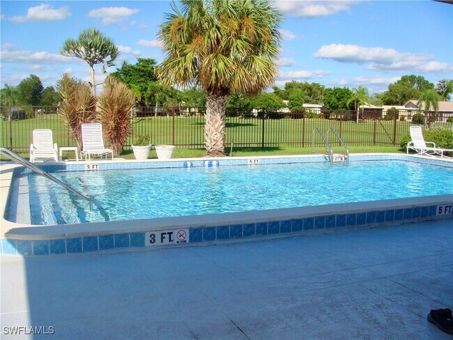 Building Photo - 3655 Boca Ciega Dr