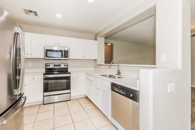 Building Photo - 2377 E San Manuel Rd