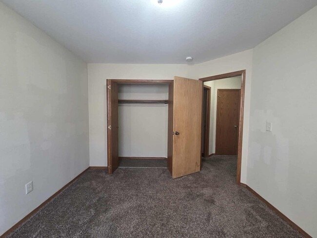 Building Photo - Affordable rental!!!