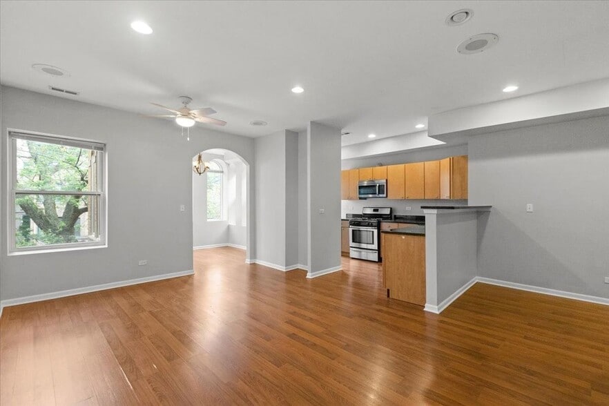 Building Photo - 7717 N Marshfield Ave