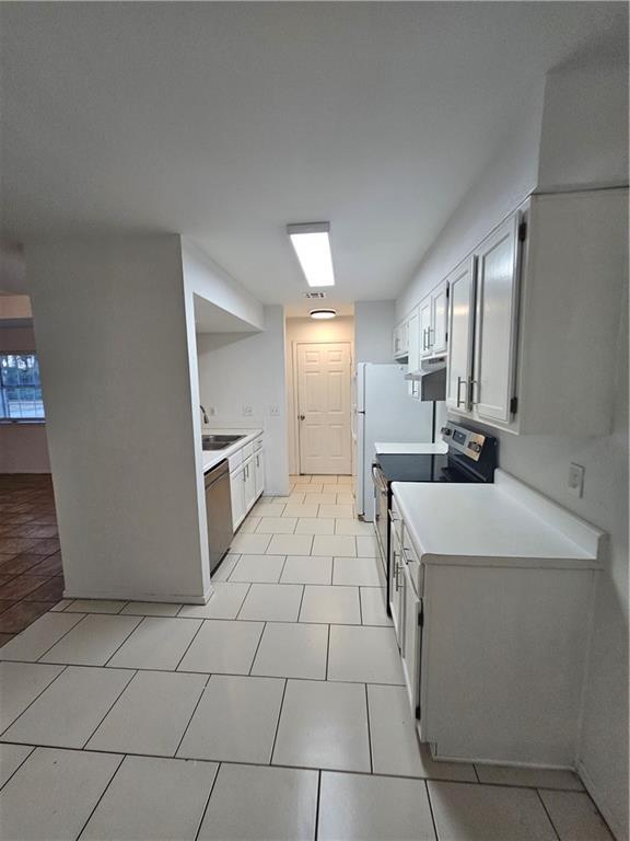 Building Photo - 2326 W Roselawn St