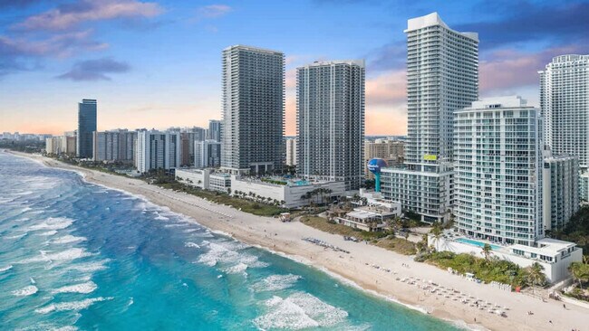 Building Photo - 4011 S Ocean Dr