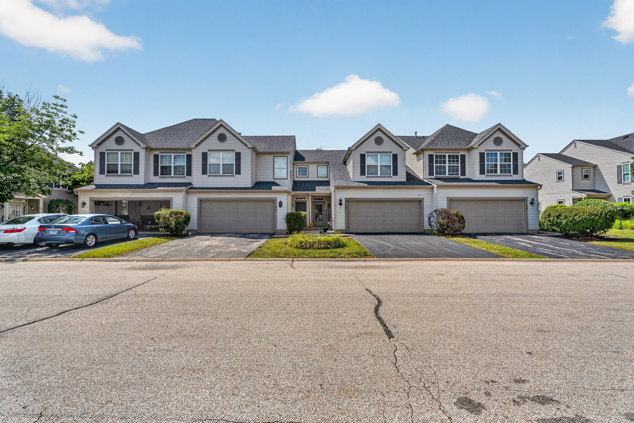 Building Photo - 1109 Clover Dr