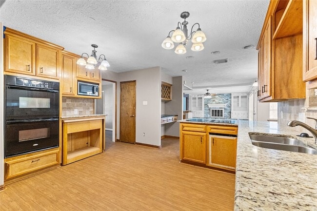 Building Photo - 5718 Upper Lake Dr