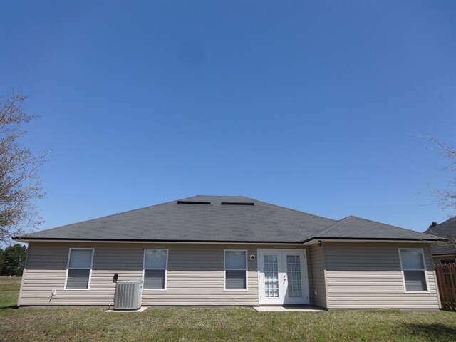Building Photo - 3888 Falcon Crest Dr