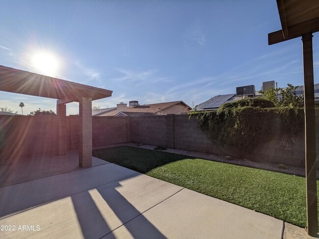 Building Photo - 10044 N 39th Ln