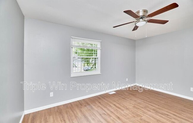 Building Photo - 1661 Rishon Hill Dr