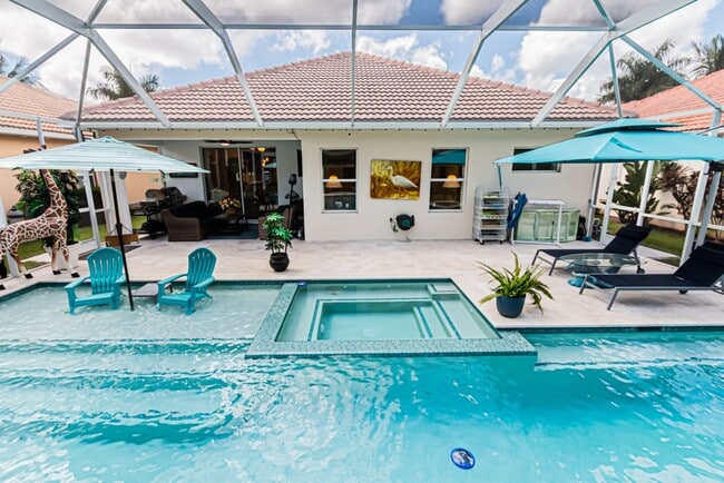 Primary Photo - Lakeside Luxury Home With Pool in Reflecti...