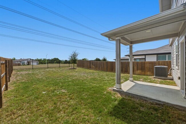 Building Photo - 7511 Traylor Cv