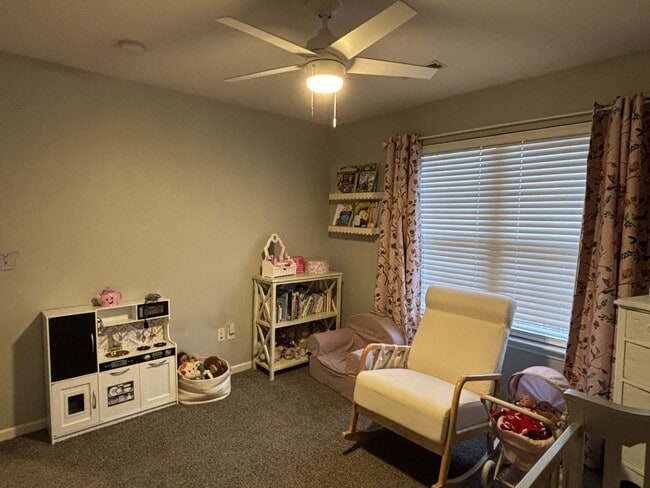 Building Photo - Gorgeous 3 Bedroom 2 Bathroom House!