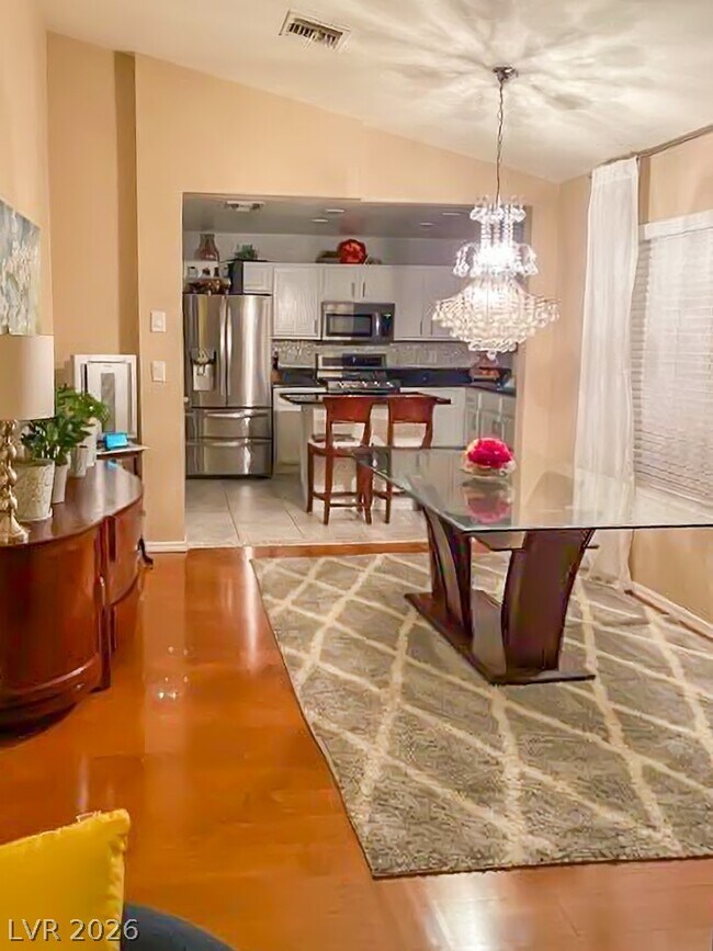 Building Photo - 9628 Blue Bell Dr
