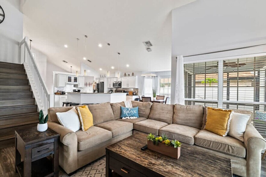 Building Photo - 1651 Hawkins Cove Dr W