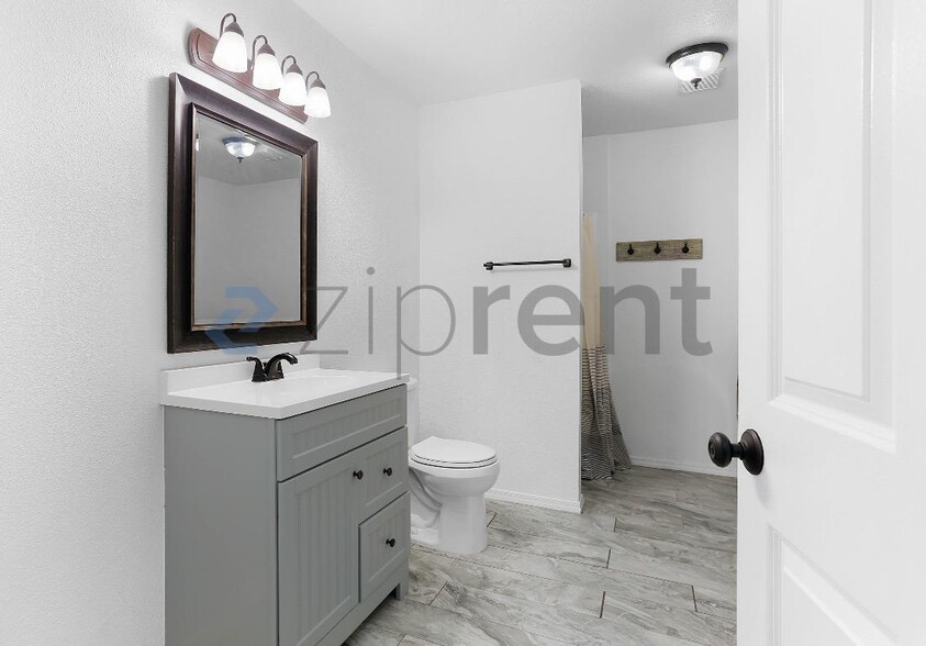 Building Photo - 1715 Gohr Rd