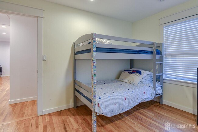 Building Photo - 30 Clara Dr