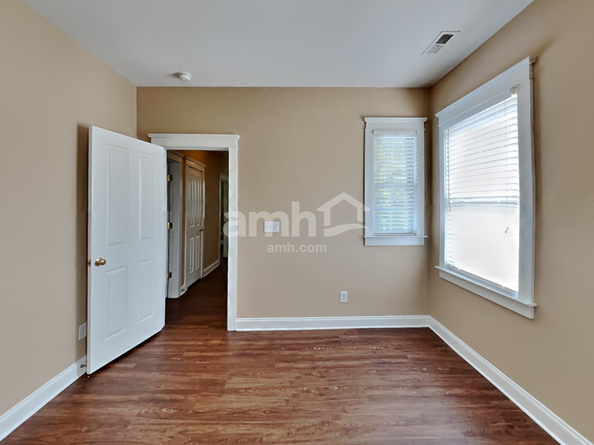 Building Photo - 528 Catawba Ave
