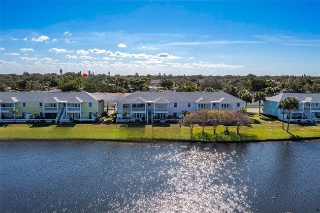 Building Photo - 213 Sea Horse Dr SE