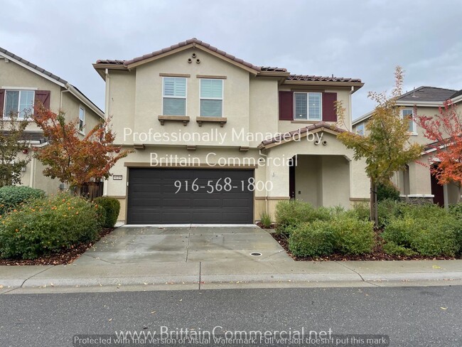 Building Photo - Gorgeous and Spacious 3 Bed 2.5 Bath Two-S...