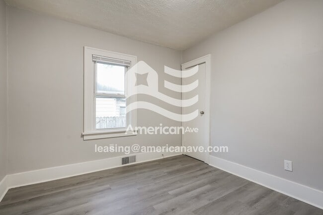 Building Photo - 1710 Elwood Ave
