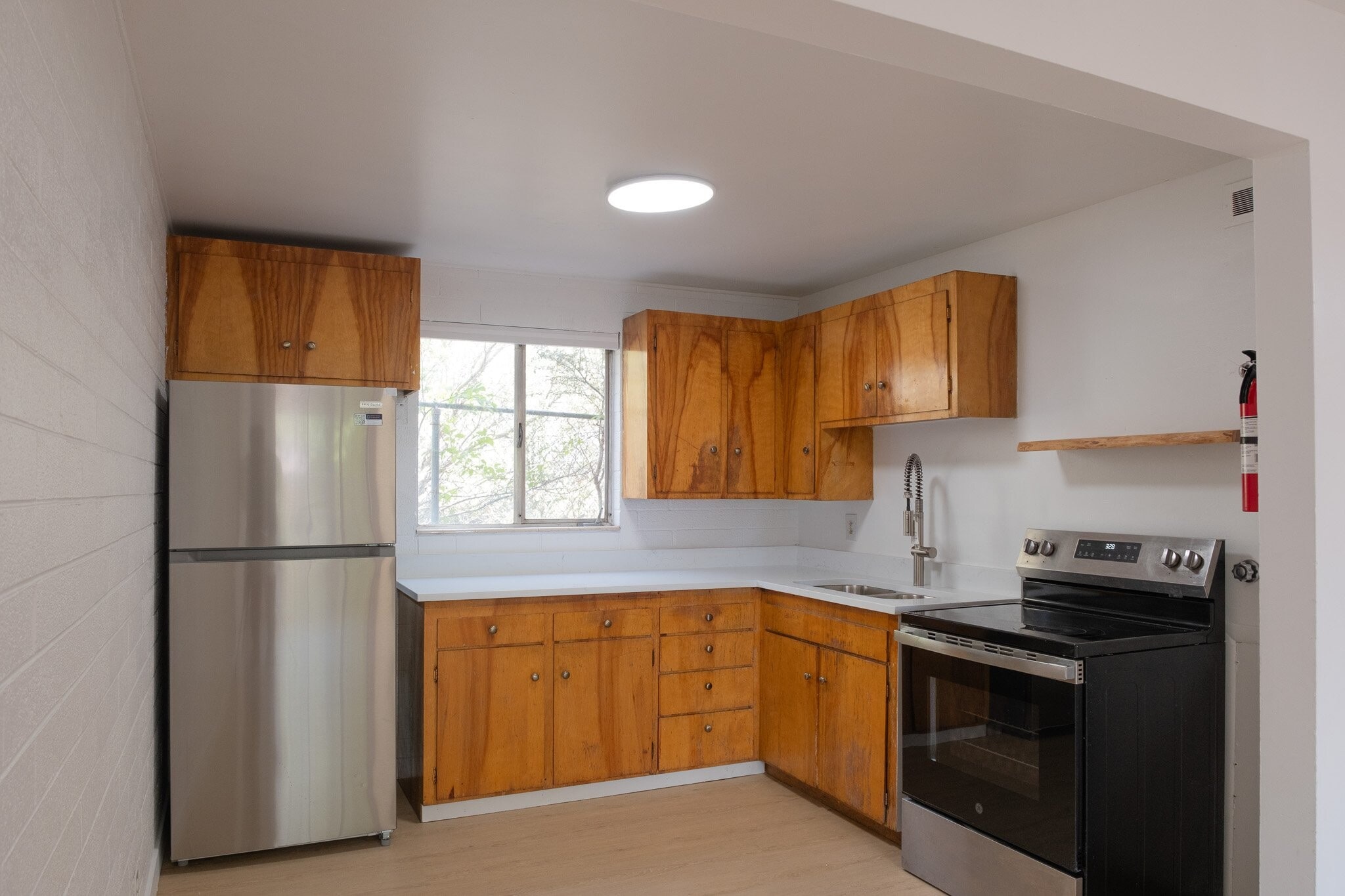 Building Photo - 1024 E 600 S