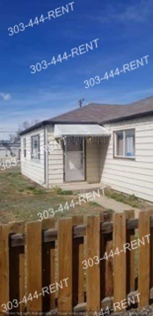 Building Photo - EM931